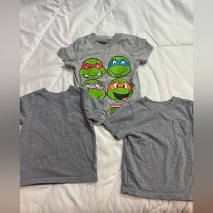 Set of 3- short sleeve shirts- Gray Teenage Mutant Ninja Turtles & 2 plain gray